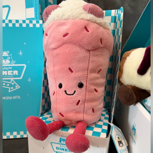 Jellycat NYC /FAO Schwarz Exclusive Bubbeca Milkshake and Crember Cheesecake - Picture 4 of 10
